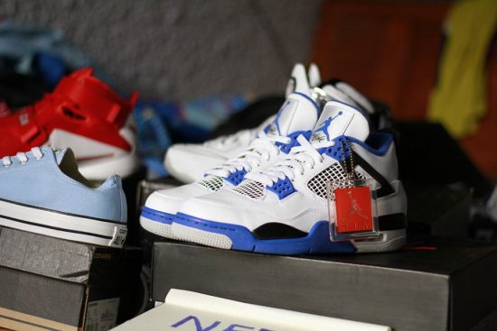 Jordan 4 Retro Motorsports 308497-117