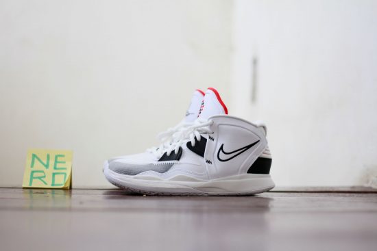 Kyrie 8 Man Machine DD0334-101