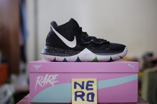 Giày bóng rổ Nero Shop - Giày bóng rổ chính hãng- Đồng phục bóng rổ 39 Nike Kyrie 5 Black Magic AO2919-901