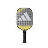 Vợt Pickleball ADIDAS ADIPOWER ATTK 2 PB1AA5 với mặt vợt là sợi carbon 24k đan thành các ô vuông, ở giữa là logo 3 sọc adidas màu trắng cùng dòng chữ adipower, hai đầu vợt được phủ màu vàng, cán vợt dài màu đen